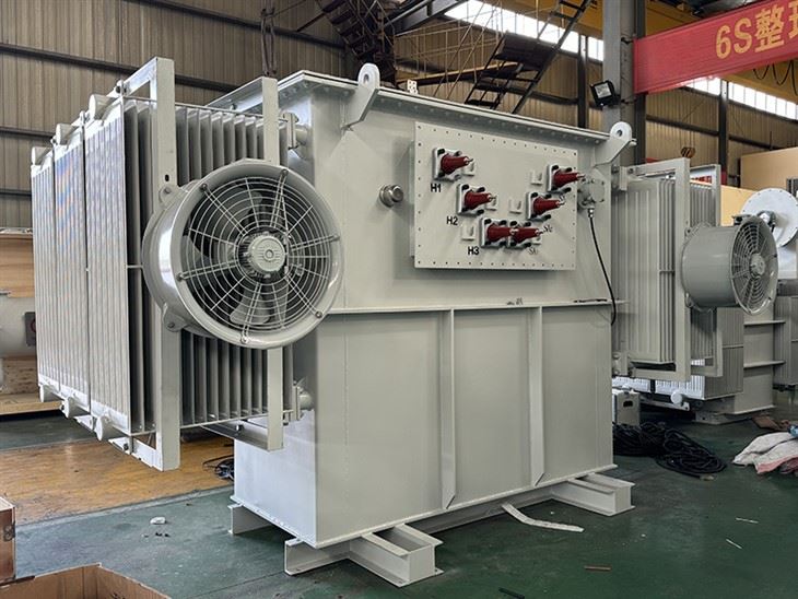 Olíufylltur Power Transformer